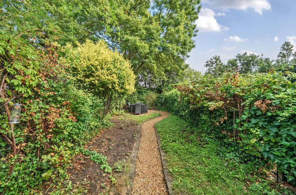 Property photo 1 of 16 1347811-16-68B807...