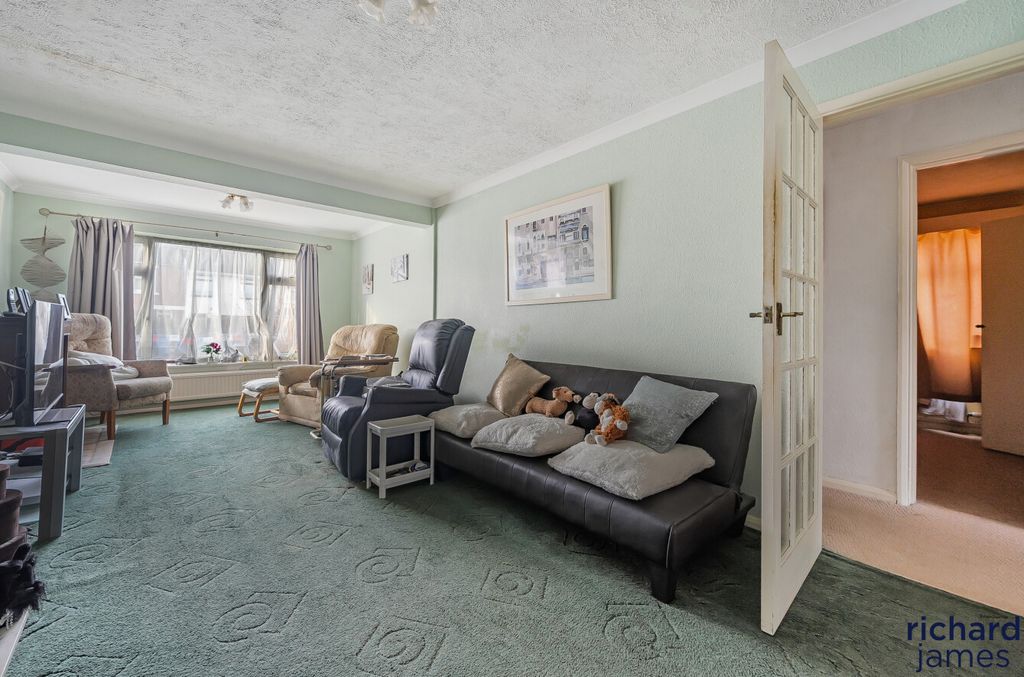Property photo 3 of 11 63F6217897A94De0Aed9F3387Ea68203