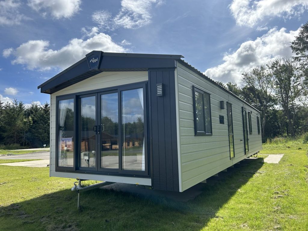 Property photo 1 of 8 7B Charmouth 1.Jpg