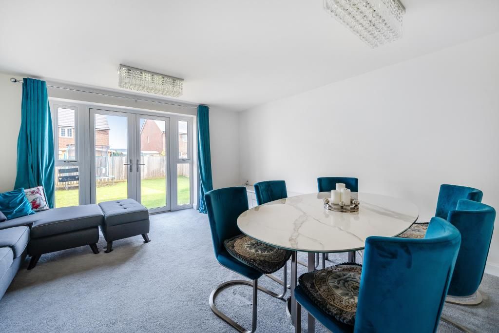 Property photo 3 of 11 Dining Area