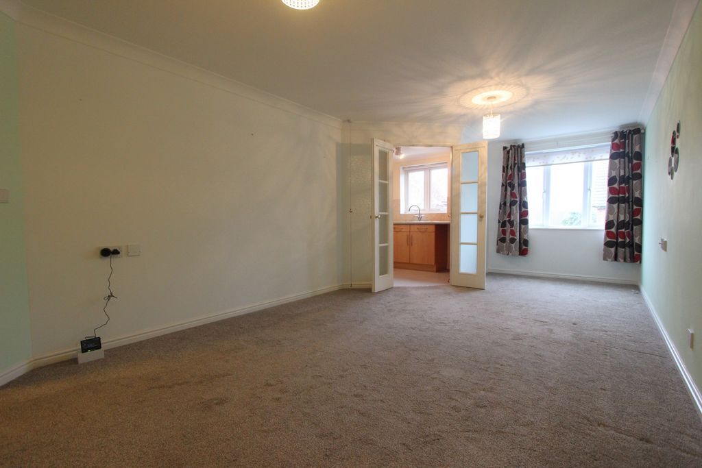 Property photo 2 of 8 Photo 6