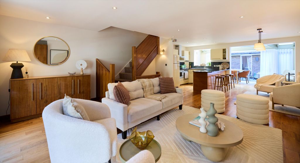 Property photo 3 of 39 Image