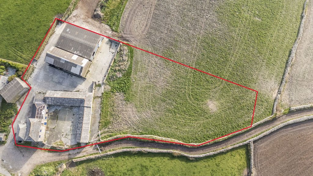 Property photo 2 of 14