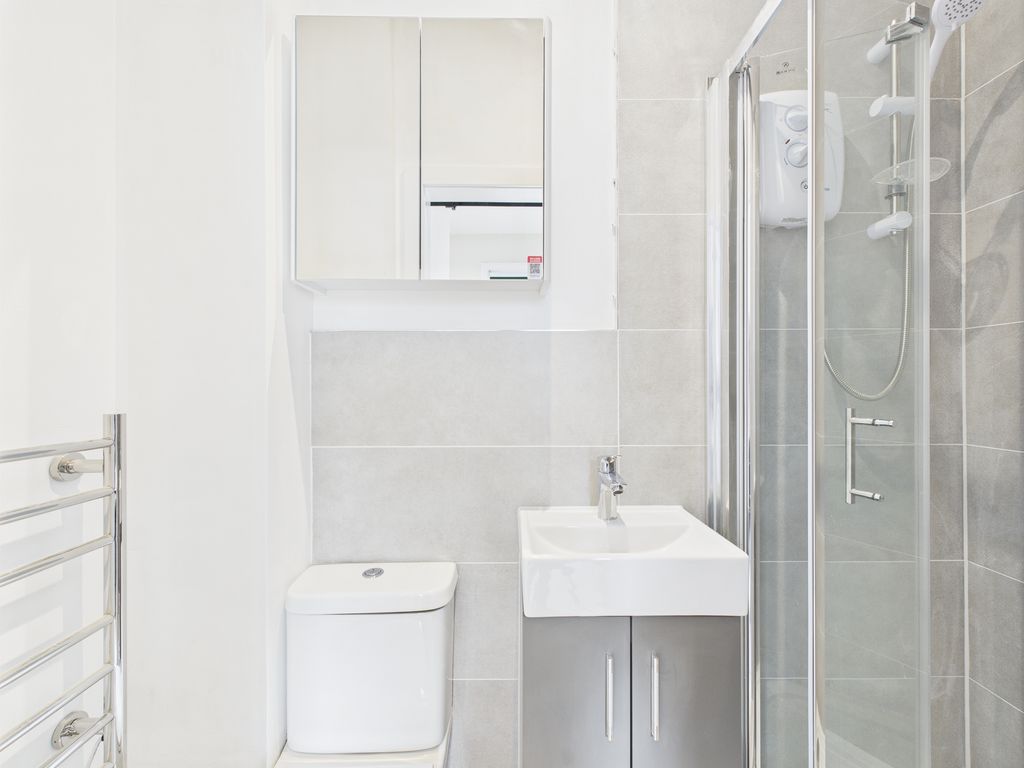 Property photo 2 of 7 En Suite