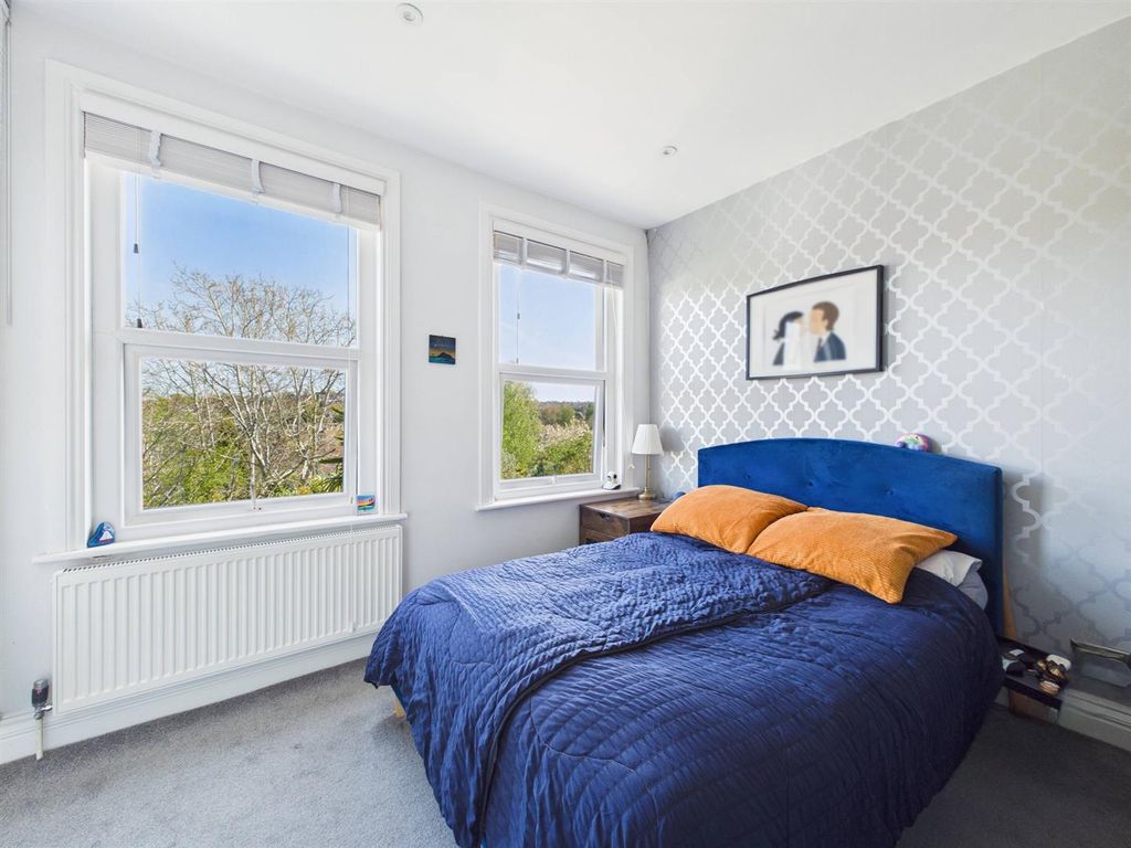 Property photo 3 of 20 Cam01563G0-Pr0222-Still003.Jpg