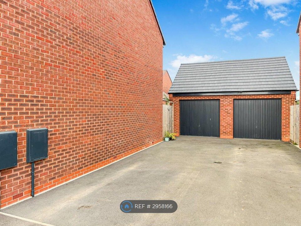 Property photo 3 of 35