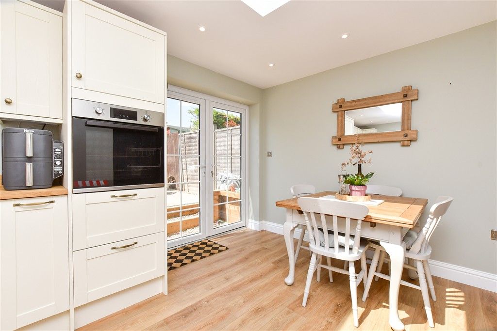 Property photo 3 of 15 Kitchen
