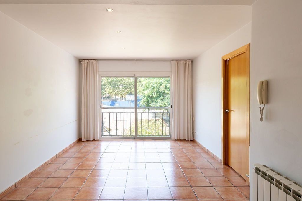 Property photo 2 of 31