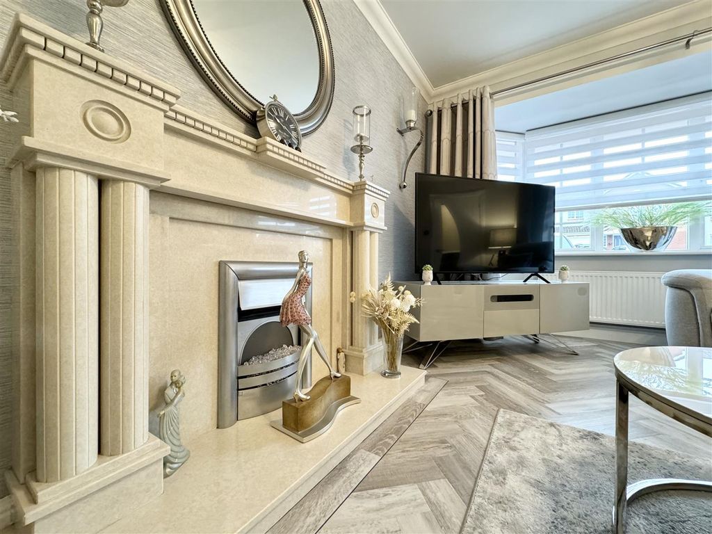 Property photo 3 of 24