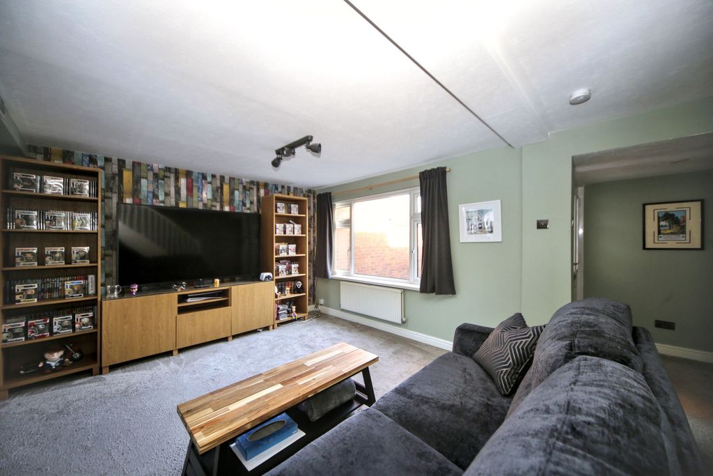 Property photo 3 of 20