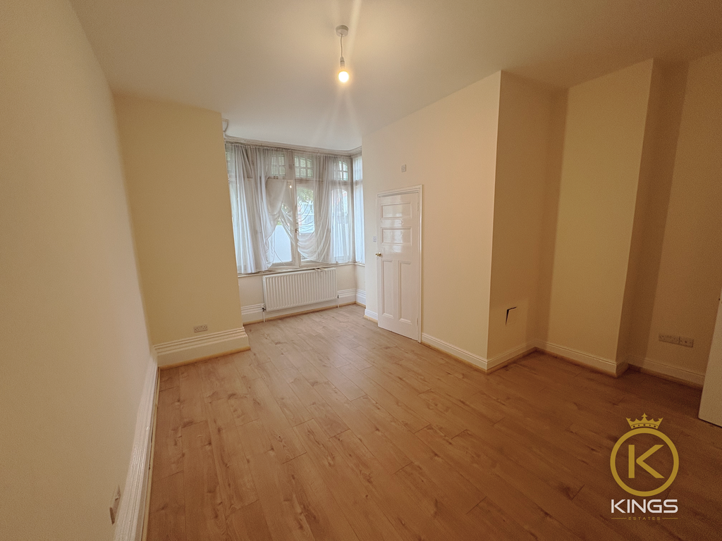 Property photo 2 of 8 F1 249 London Road (3)