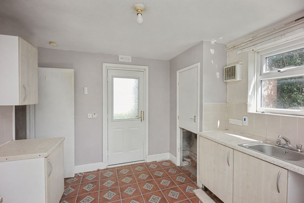Property photo 2 of 21 199 Allerford Road, Liverpool, L12 4Yj