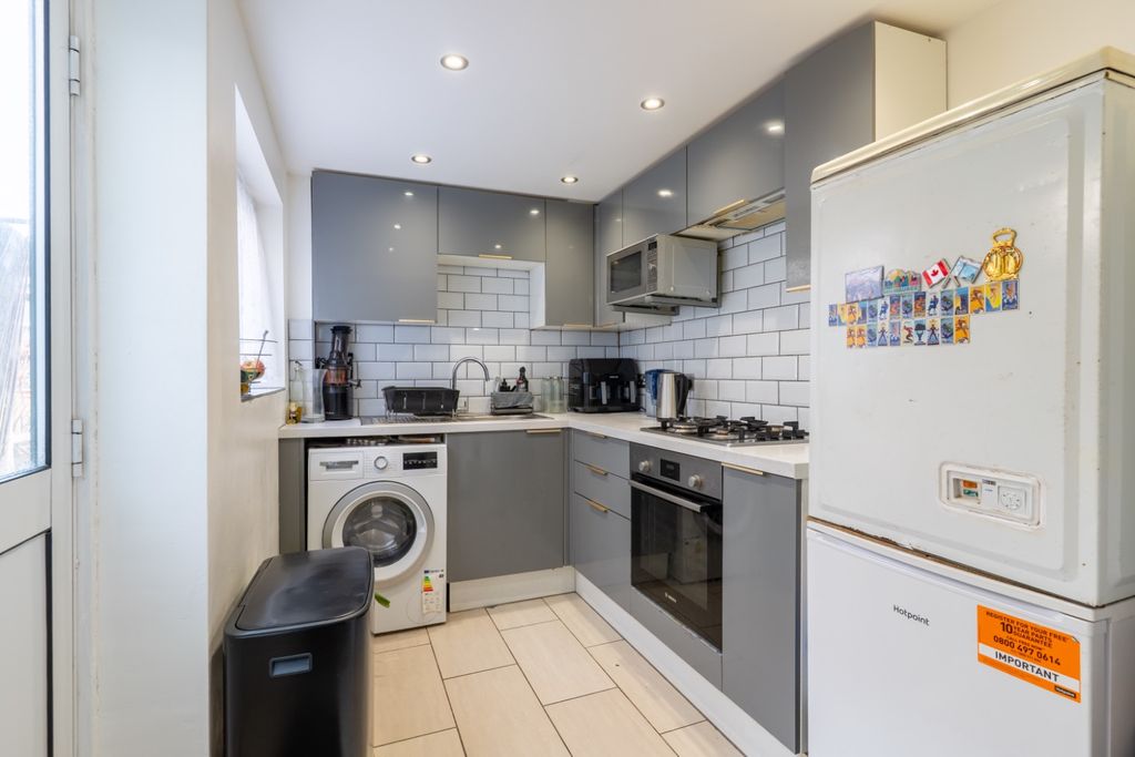 Property photo 2 of 17 5201464