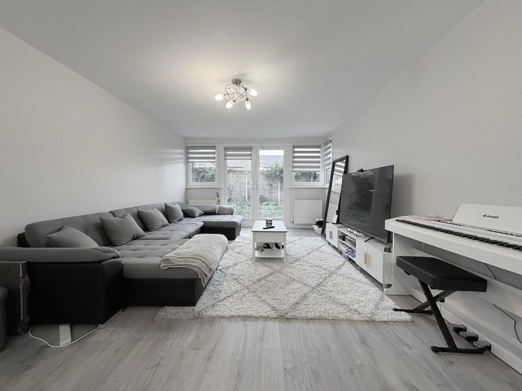 Property photo 1 of 8 Whatsapp Image 20...