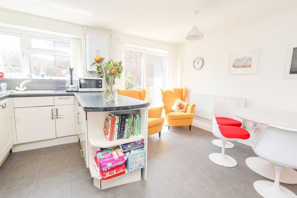 Property photo 3 of 11 K