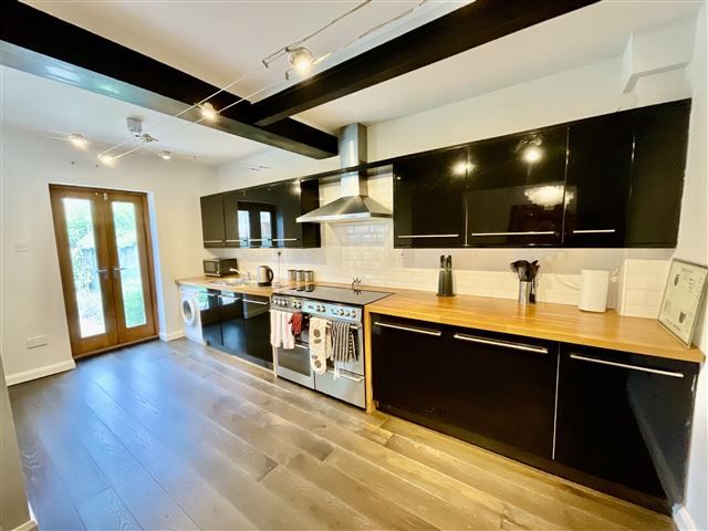 Property photo 2 of 21 Kitchen