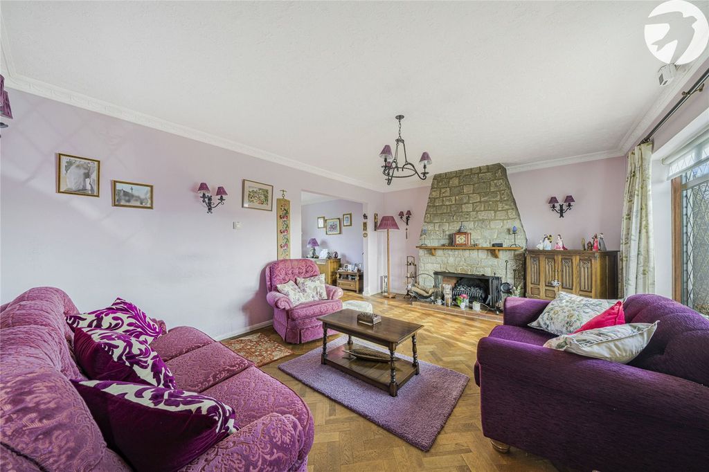 Property photo 2 of 22 Picture No. 19