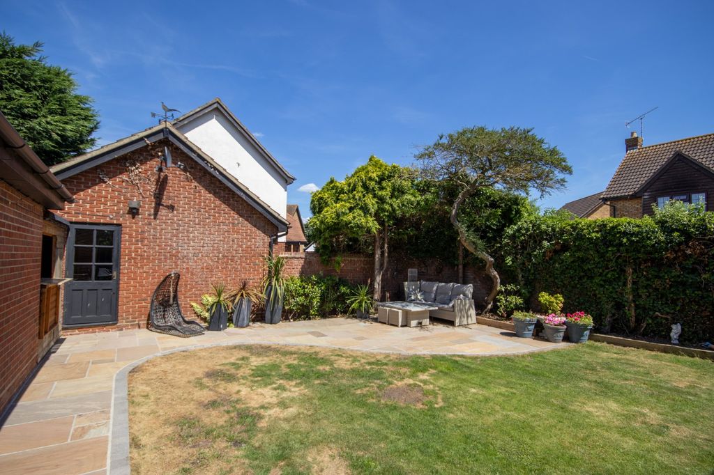 Property photo 2 of 19