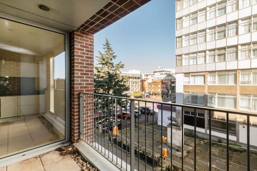 Property photo 3 of 6