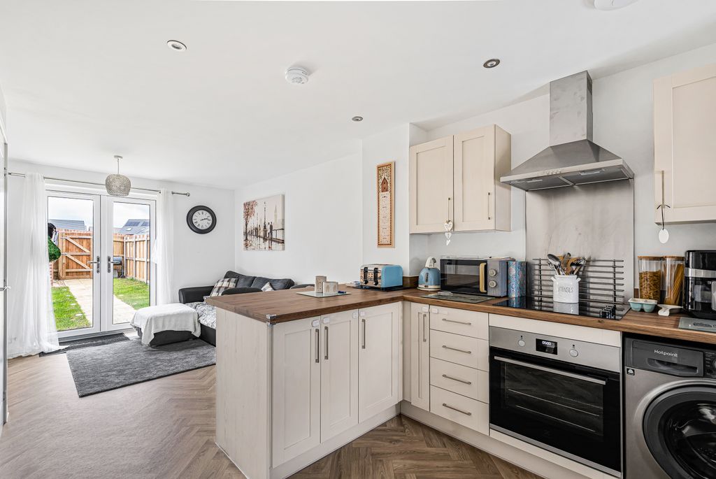 Property photo 3 of 16