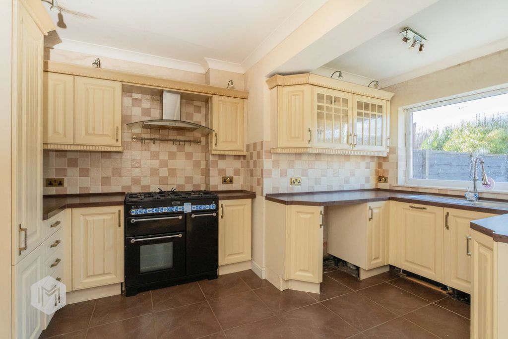 Property photo 3 of 18 Picture No. 06