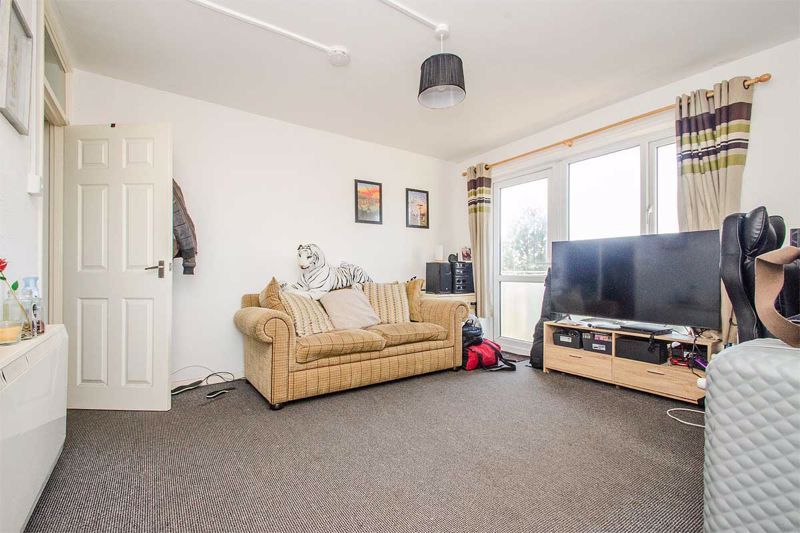 Property photo 3 of 13 Photo 6