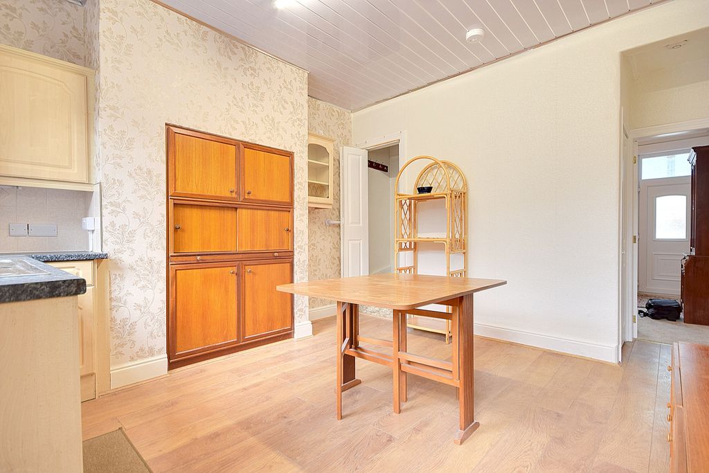 Property photo 2 of 18 Marion Street Ewemove Brighouse (10)