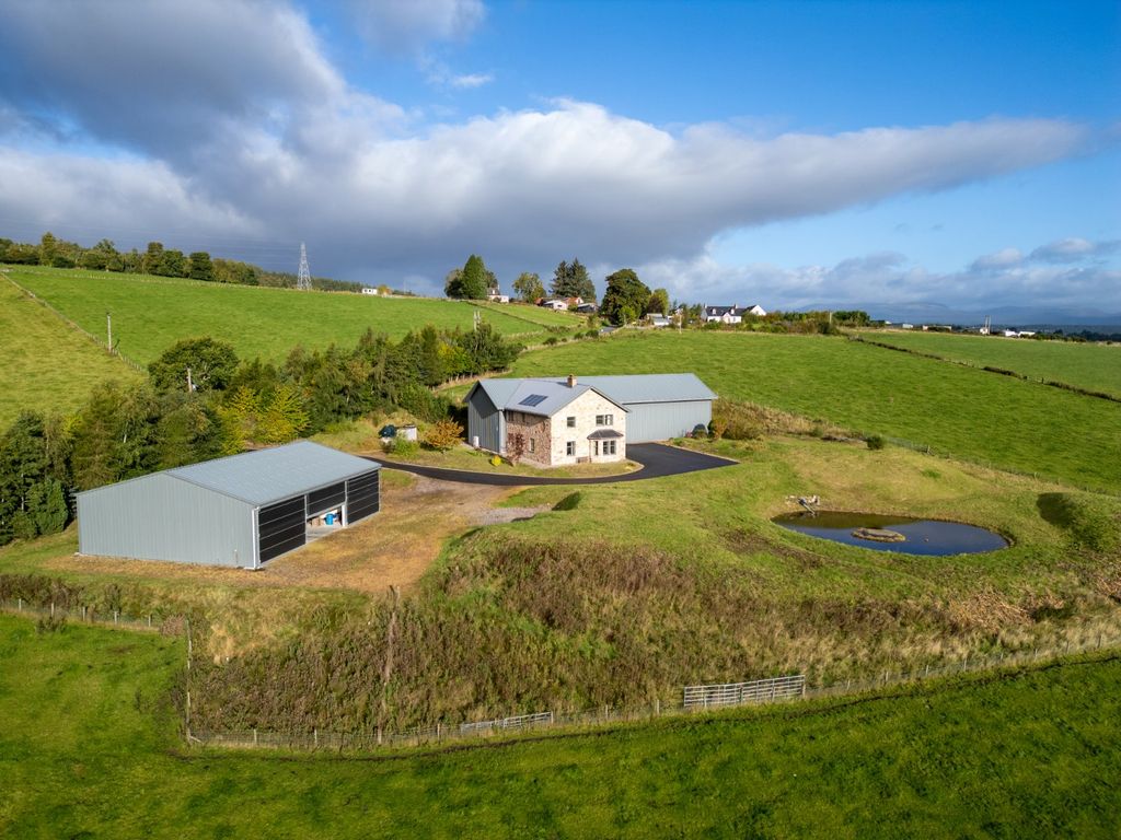 Property photo 2 of 11 House And Building