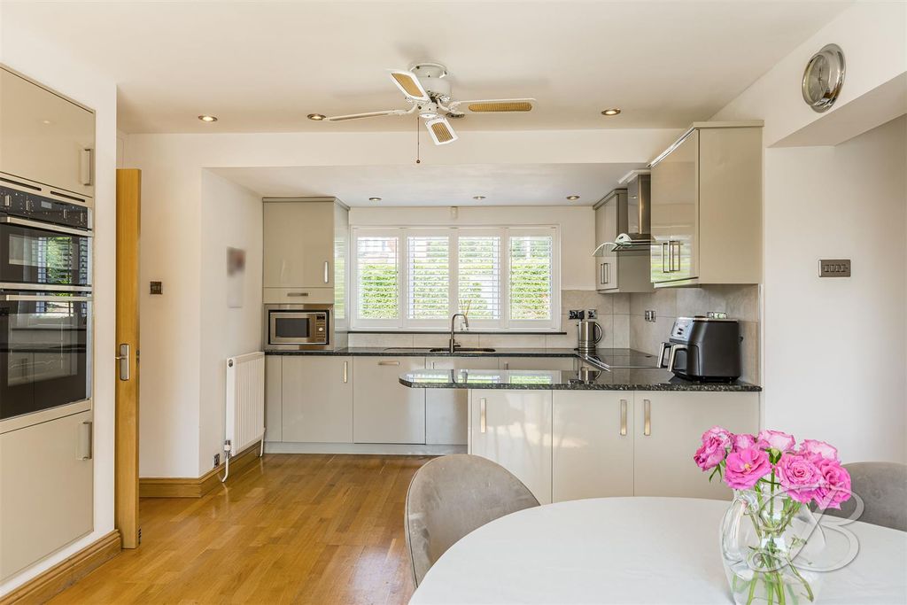 Property photo 3 of 49 Kitchen/Dining Room