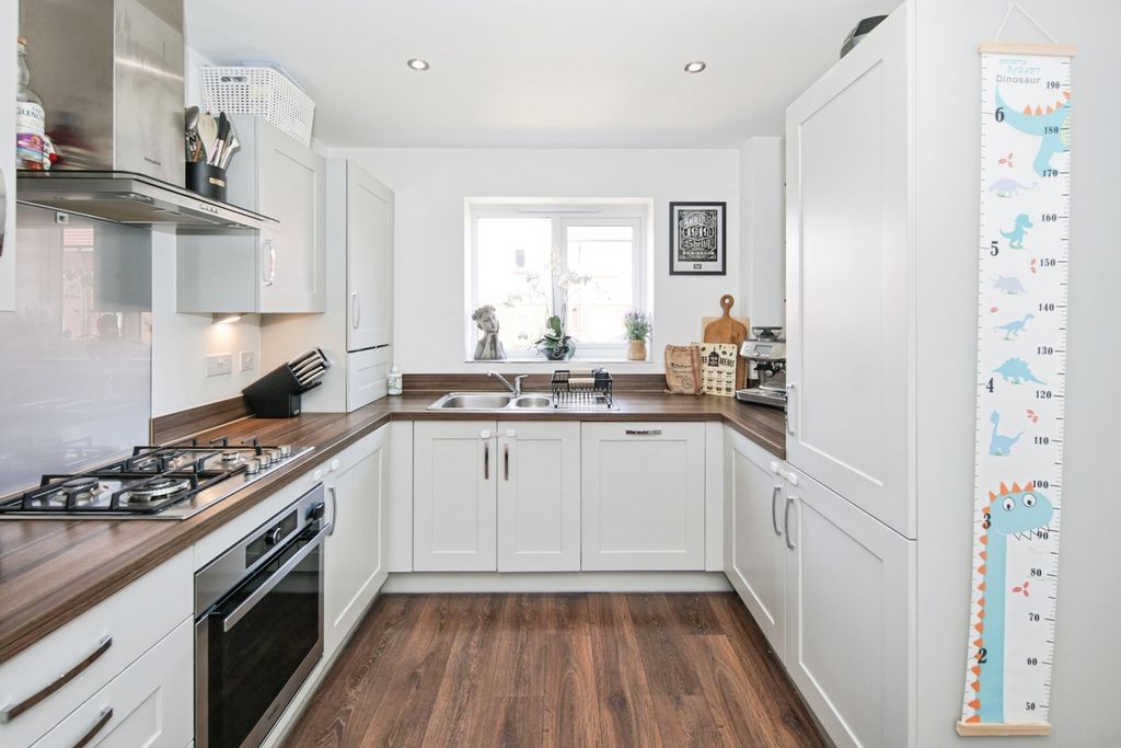 Property photo 3 of 19 Pbox-Img.Jpg