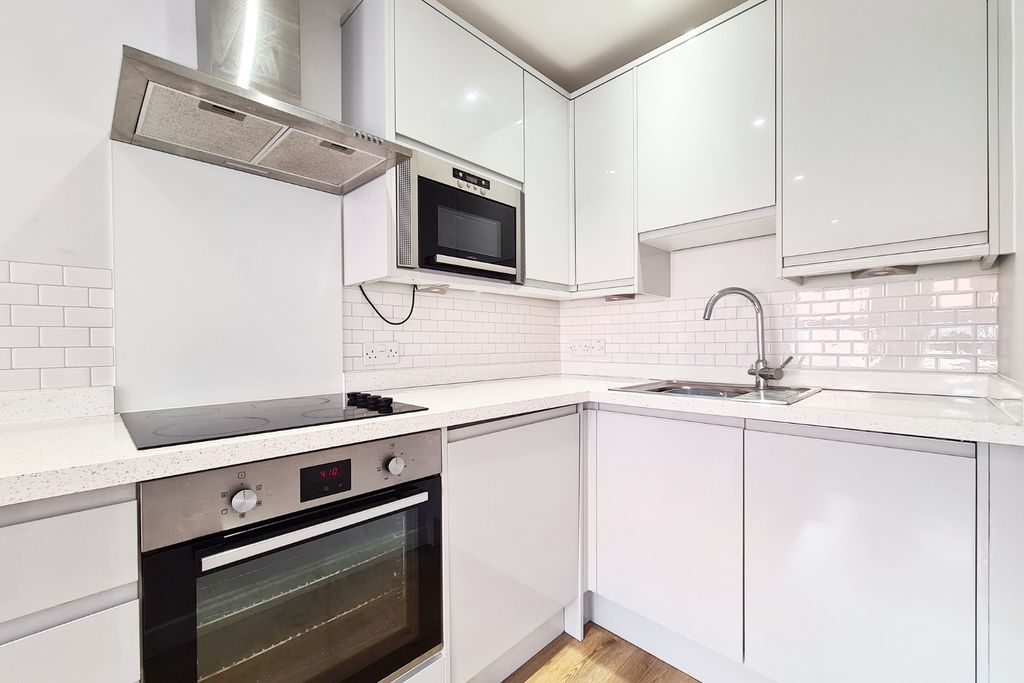Property photo 3 of 6 1940764