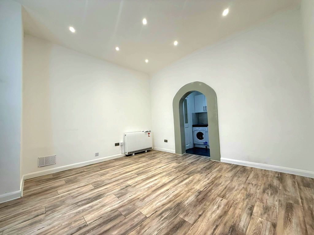 Property photo 2 of 7 3
