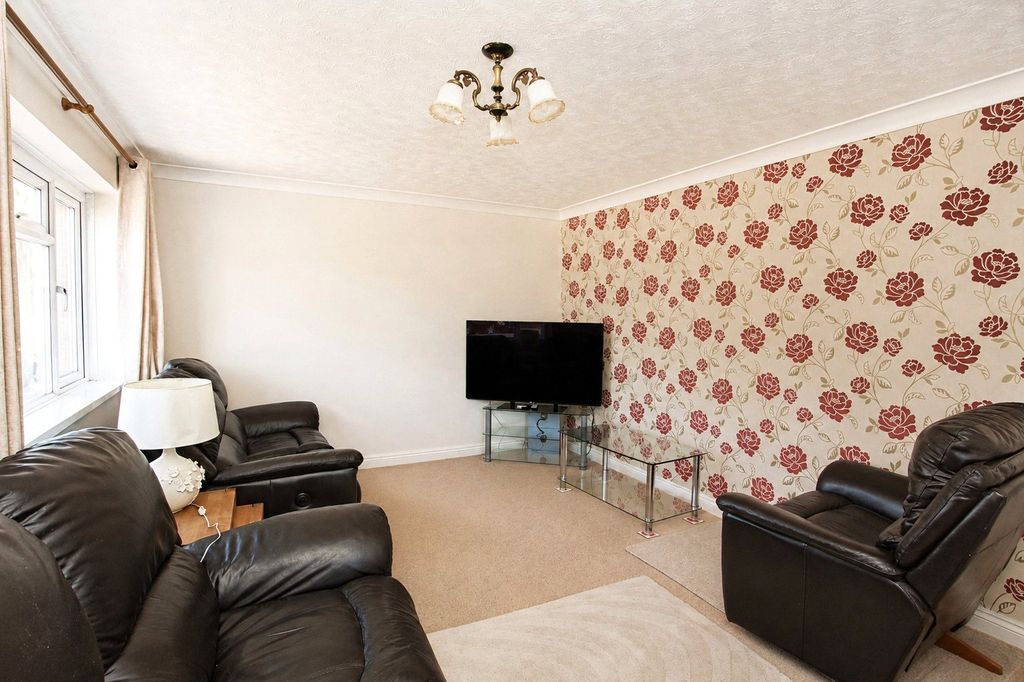 Property photo 2 of 19 Picture No. 14