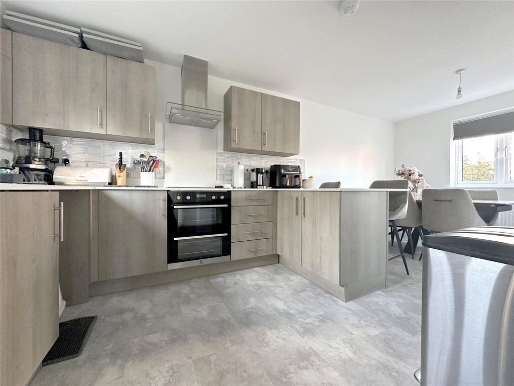 Property photo 2 of 17 Kitchen/Dining