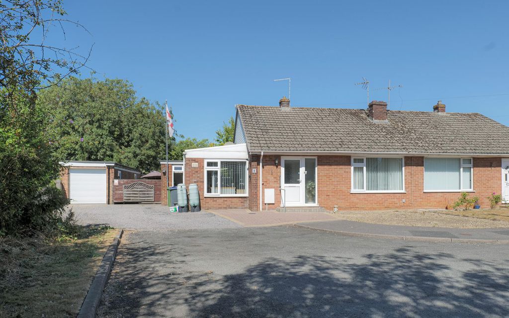 Property photo 1 of 20 Front (Exterior)