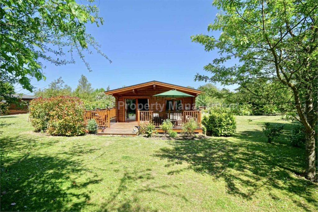 Property photo 2 of 20