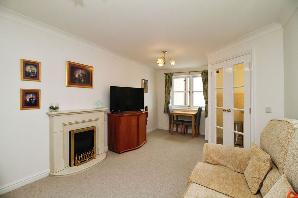 Property photo 2 of 14