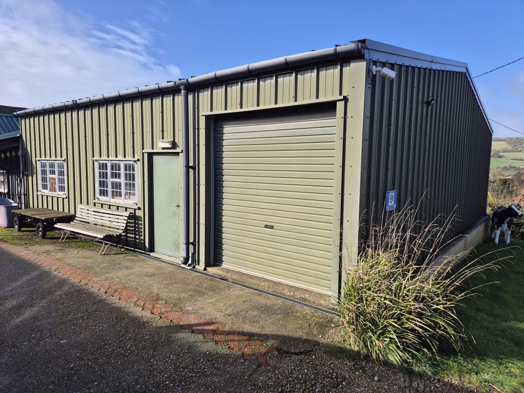 Property photo 1 of 3