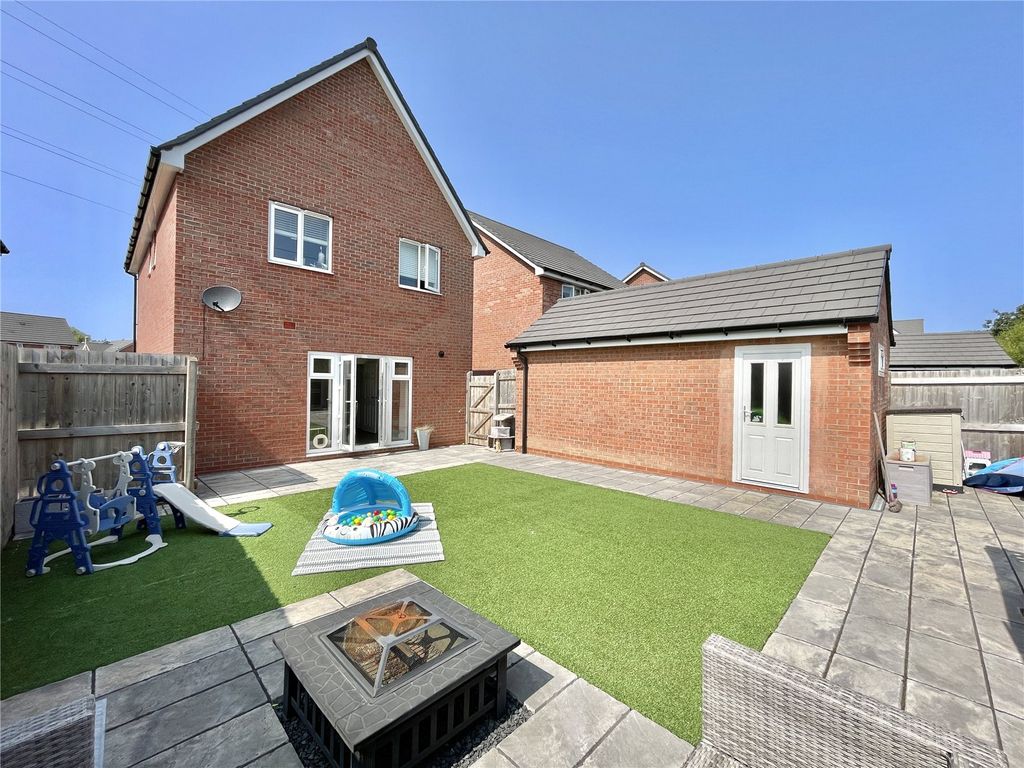 Property photo 2 of 25 Picture No. 18