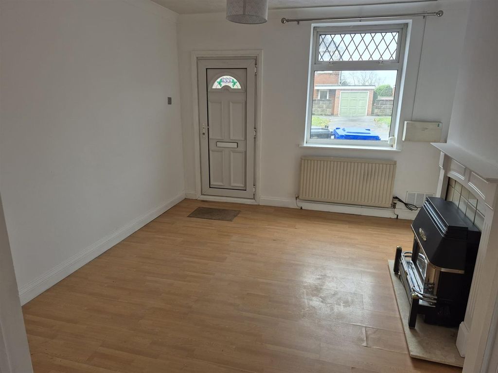 Property photo 2 of 9 1000003140.Jpg