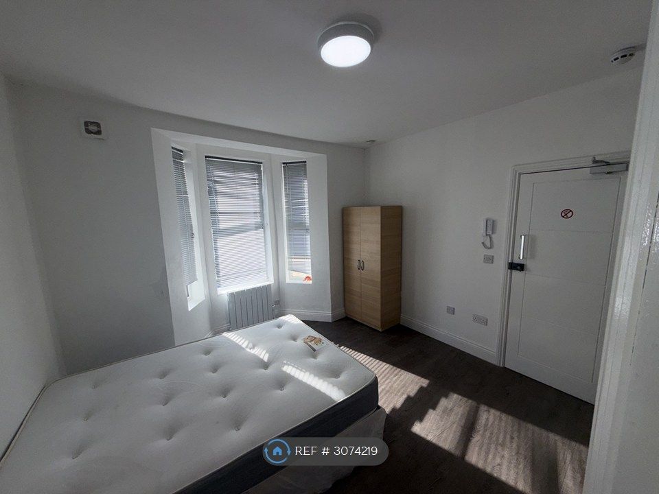 Property photo 3 of 4