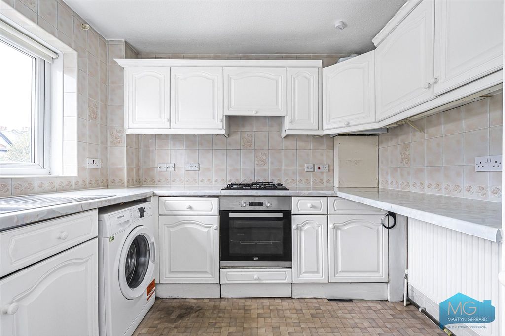 Property photo 3 of 14 Picture No. 11