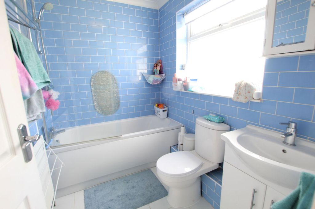 Property photo 3 of 11