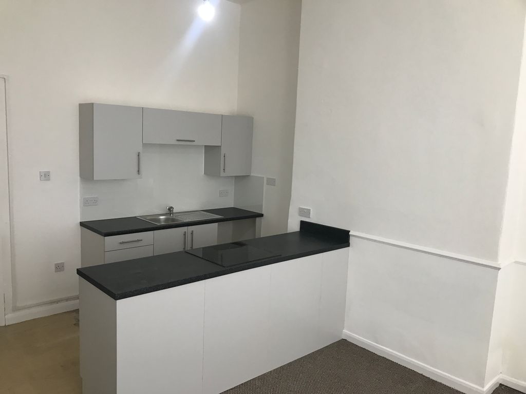 Property photo 1 of 4 Kitchen