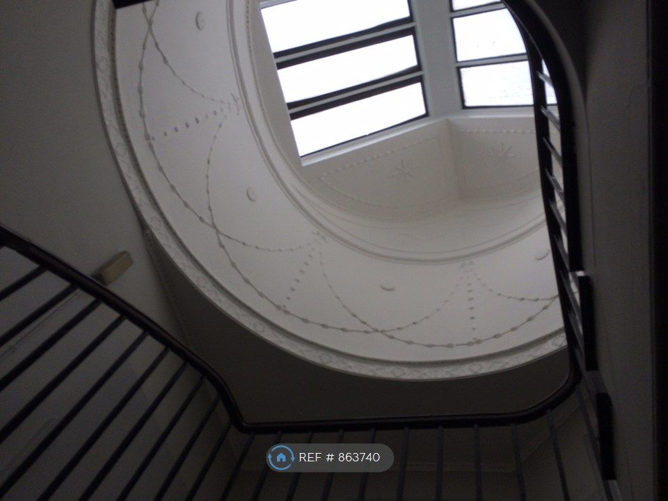 Property photo 2 of 21 Stairwell Copula