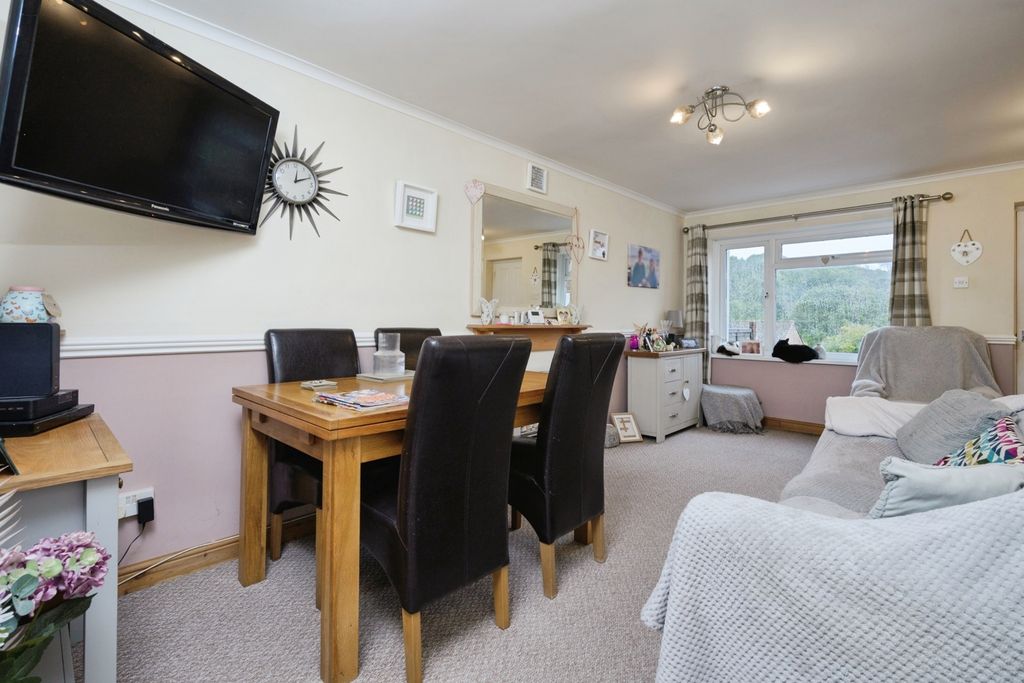 Property photo 3 of 14 Pbox-Img.Jpg