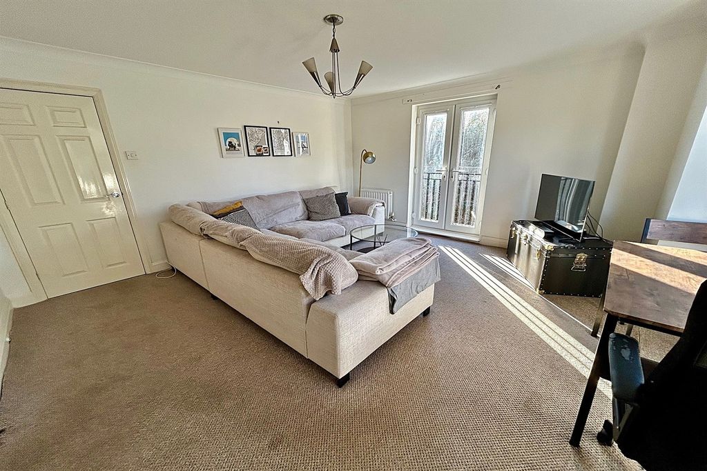 Property photo 3 of 14 Living Room