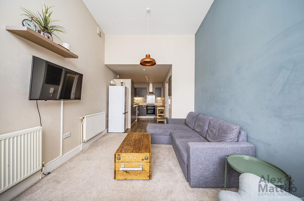 Property photo 2 of 8 Corelli Court