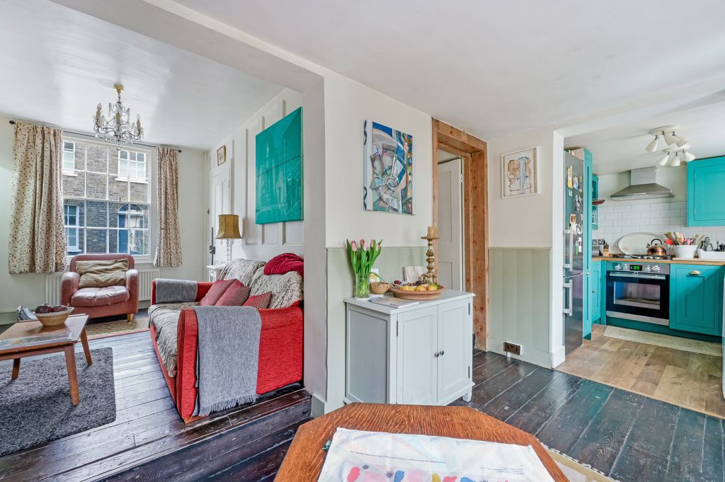 Property photo 2 of 30