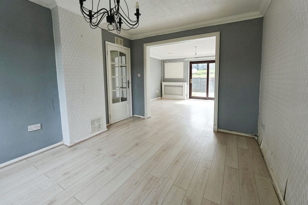 Property photo 2 of 12 Open Plan Accommodation